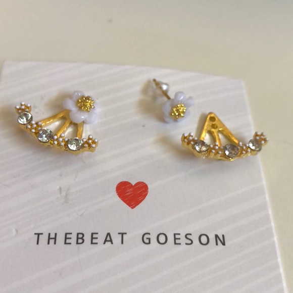 White Flower & Gold 2 Piece Earrings - Picture 2 of 4